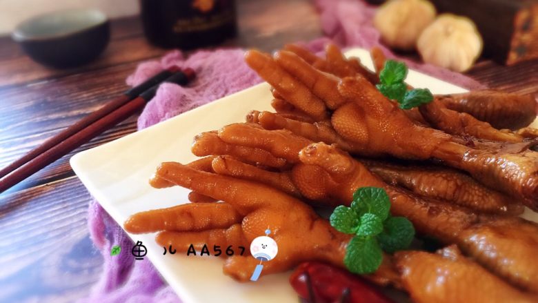 卤鸡爪,下酒、当零食都不错哦