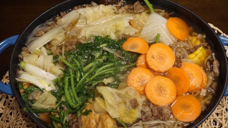 冬季里的治愈系牛肉寿喜锅,<a style='color:red;display:inline-block;' href='/shicai/ 25'>胡萝卜</a>点缀,完成了,没人一碗白米饭,汤泡饭绝对冬季治愈