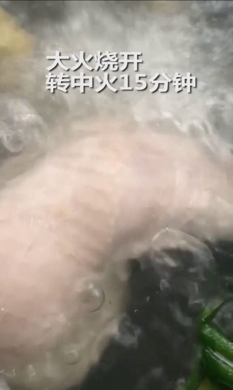 口水鸡（家常做法）,大火烧开 转中火15分钟