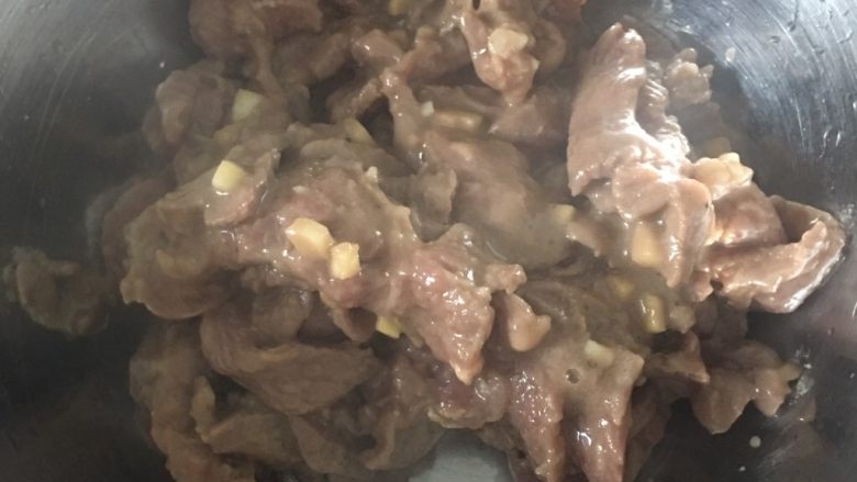洋葱炒牛肉,6️⃣ 大概这样就可以盛出,如果控制不了的话最好全程用小火,大火炒容易老。