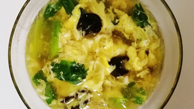 油麦菜木耳蛋花汤,成品图。