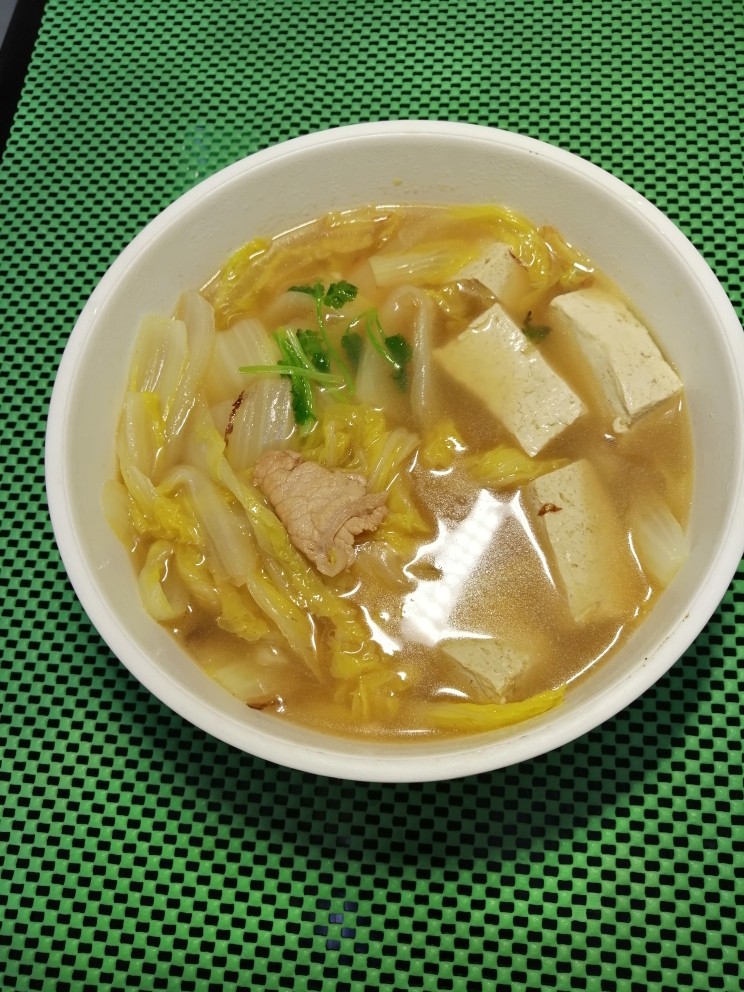 白菜（娃娃菜）豆腐汤