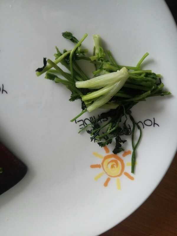 白菜(娃娃菜)豆腐汤,<a style='color:red;display:inline-block;' href='/shicai/ 131'>香菜</a>切段备用