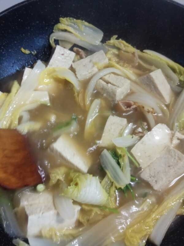 白菜(娃娃菜)豆腐汤,搅匀出锅即可