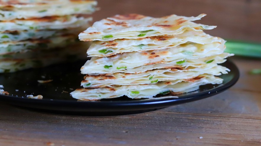 饺子皮版葱香酥饼