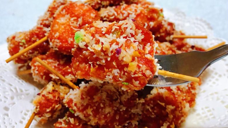 酥炸牙签鸡腿肉,香酥鸡肉入口香醇浓郁回味无穷