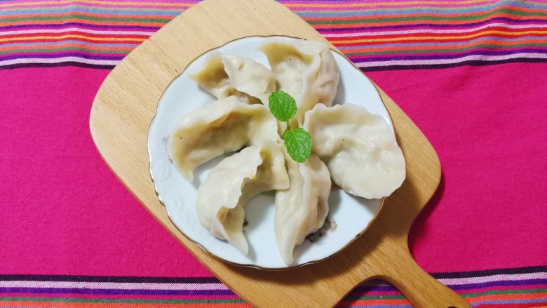 虾皮胡萝卜白菜饺子,成品图