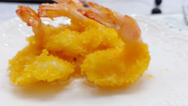 面包糠炸虾,酥脆鲜美的口感简直就是舌尖上的享受!