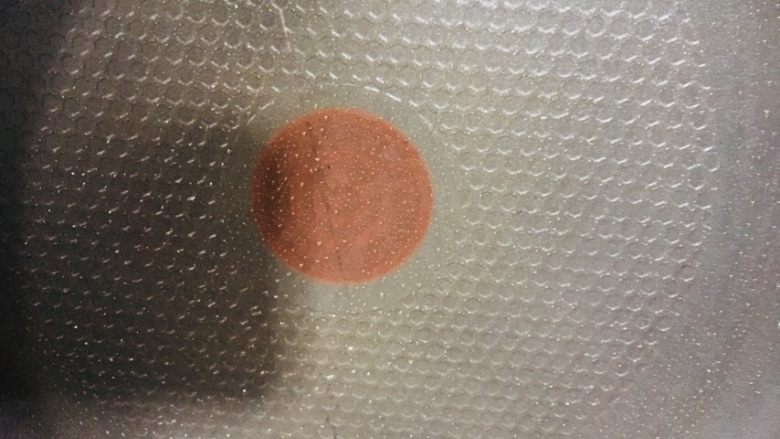 锅帖,平底锅烧热刷少量的油
