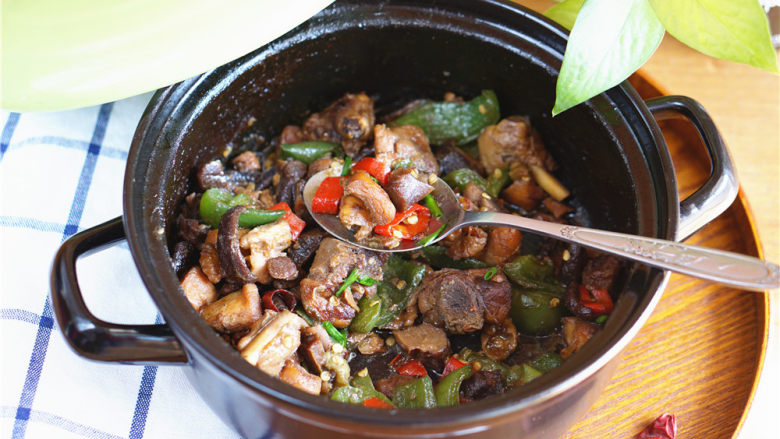 砂锅香辣鸡煲