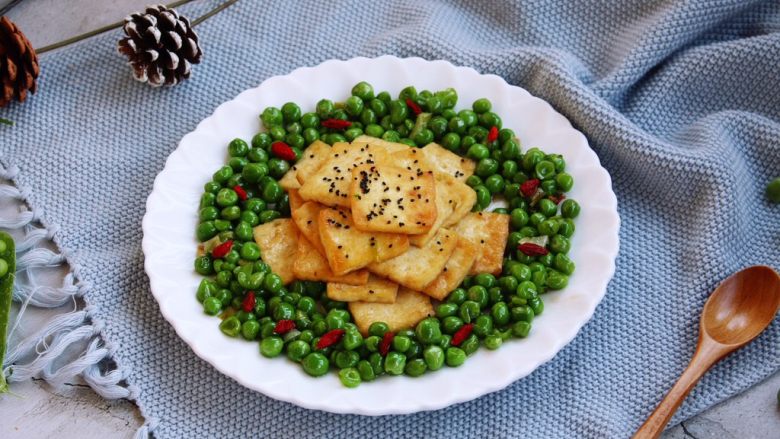 豌豆鲜鸡汁烧豆腐,成品图。