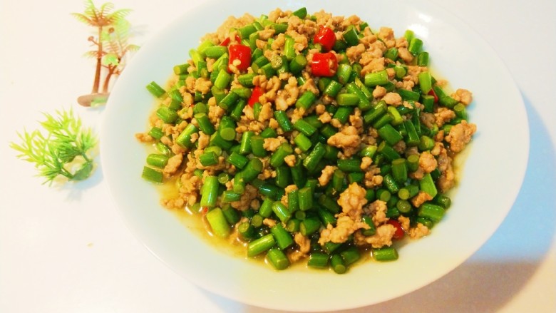 新文美食 肉末炒蒜苔,成品图