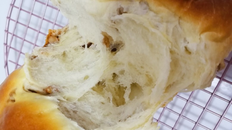 坚果吐司面包～波兰种,好吃的停不下来。