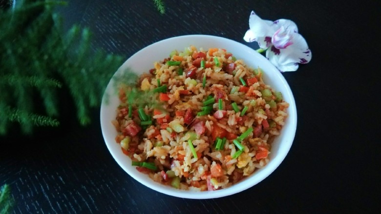新文美食 蔬菜火腿蛋炒饭,成品图