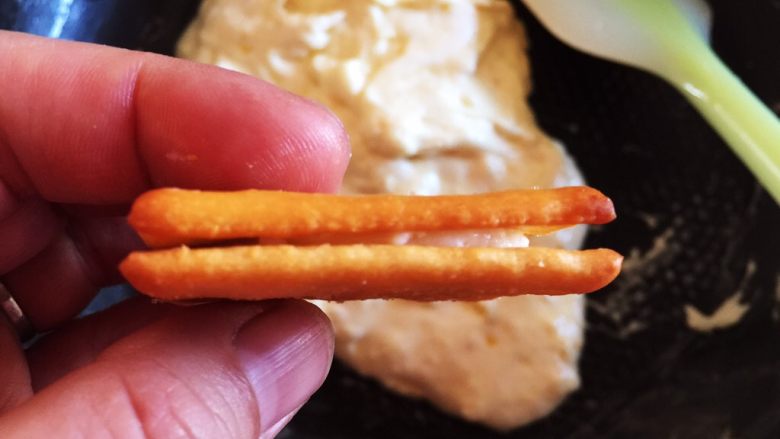 牛轧饼干,夹好糖的饼干