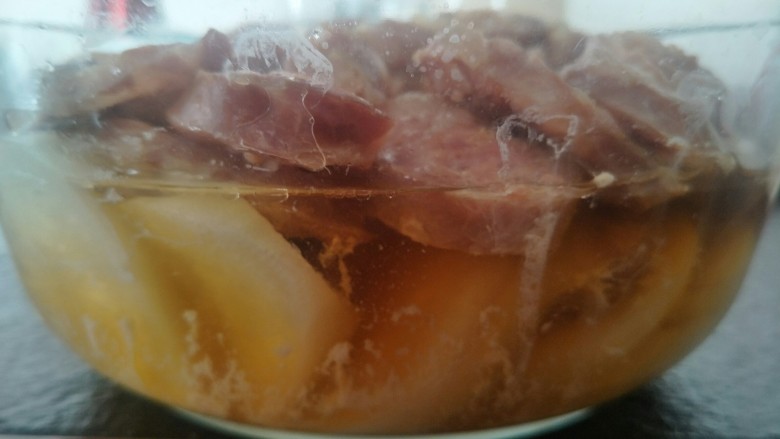 自制腊肠炖萝卜,瞧瞧这肉汁!!!😖OMG