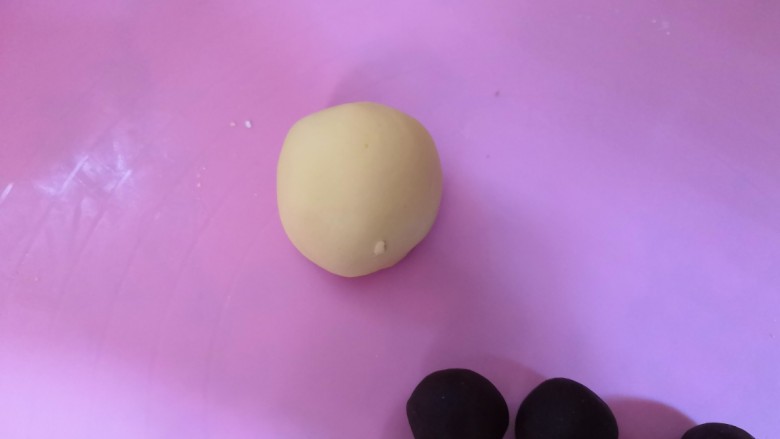 南瓜饼,收口,再撮圆。