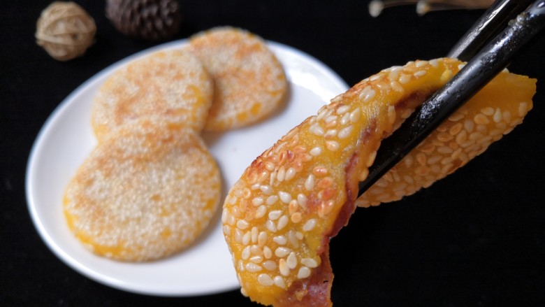 南瓜饼,一口气可以几个,哈哈!