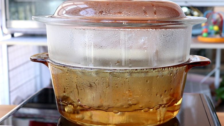 山药鸡蛋蒸糕,冷水上锅,大火烧开,改中火蒸20min,关火焖5min,再出锅