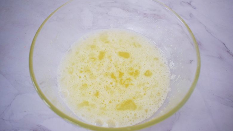 原味费南雪,用手动打蛋器搅拌均匀,无需打发