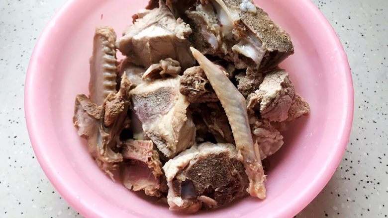冬笋菌菇排骨老鸭煲(高压锅版),控干水分