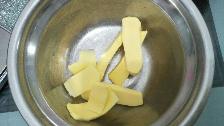 蛋黄饼,<a style='color:red;display:inline-block;' href='/shicai/ 887'>黄油</a>室温软化