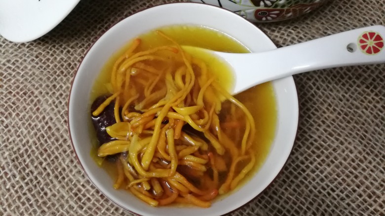 简易版~虫草菇炖鸡腿,快来一碗,好味道又营养!