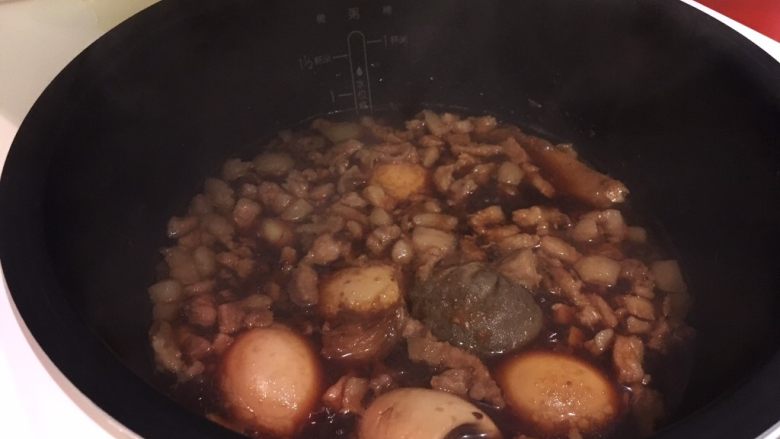 卤肉饭-电锅版,时间到!香喷喷!