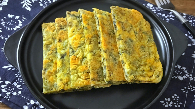海苔糯米煎饼,软糯鲜美,营养丰富,做法也简单的海苔糯米煎饼。