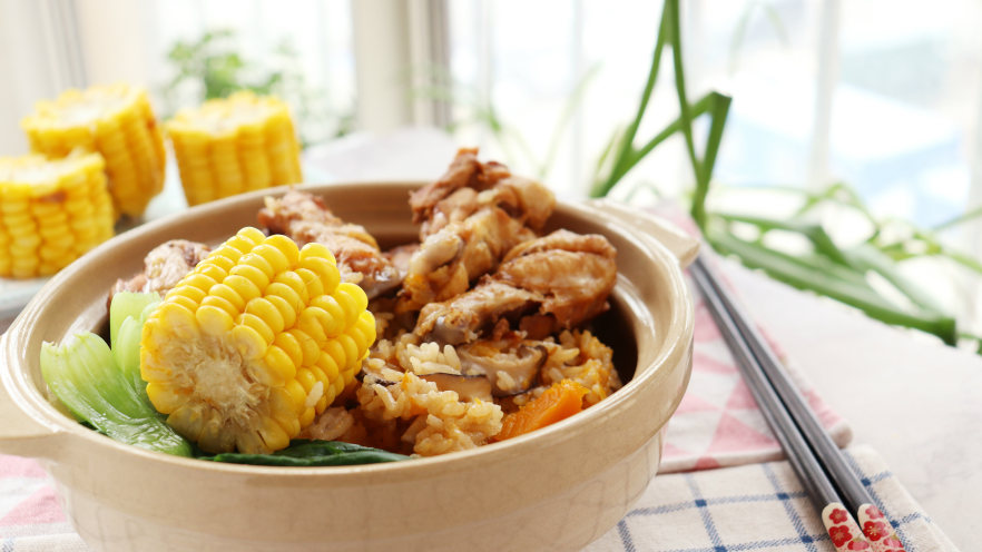 电饭锅焖饭