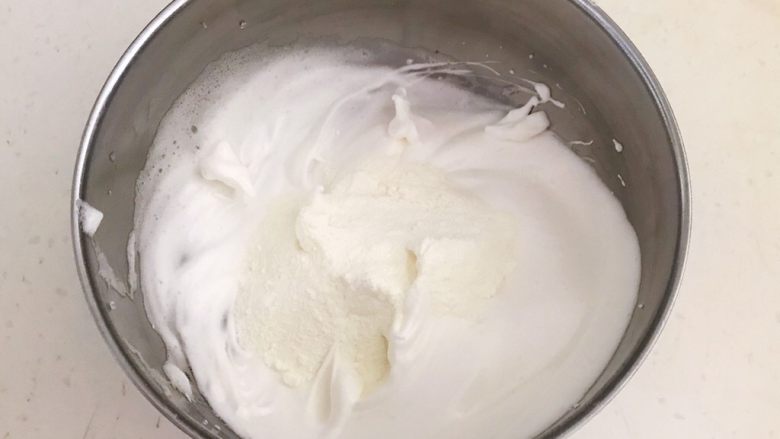 宝宝健康食谱 原味蛋白糖,加入玉米淀粉和奶粉