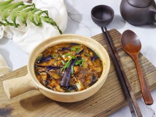 咸鱼茄子煲，一家人抢饭吃的一道菜