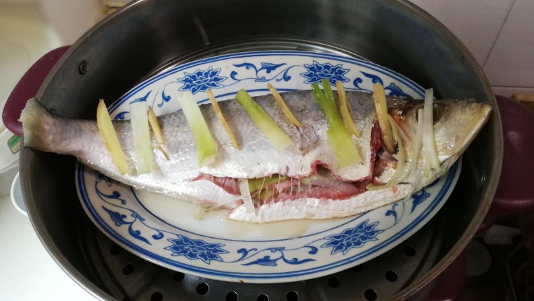 年年有鱼 清蒸鰳鱼,蒸锅水开放入鰳鱼