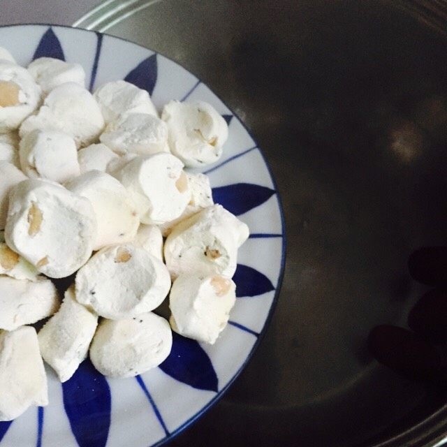 家乡味+花生疙瘩汤,倒入花生疙瘩(勿搅拌)