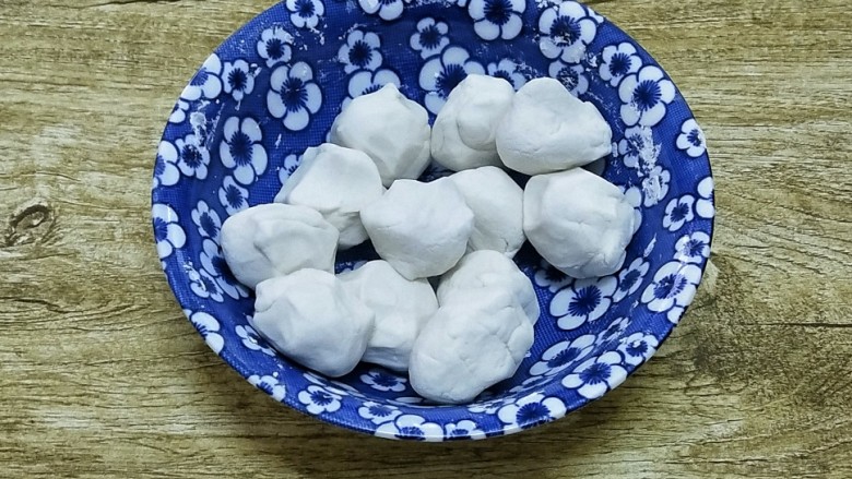 红糖糍粑,分成20克一份