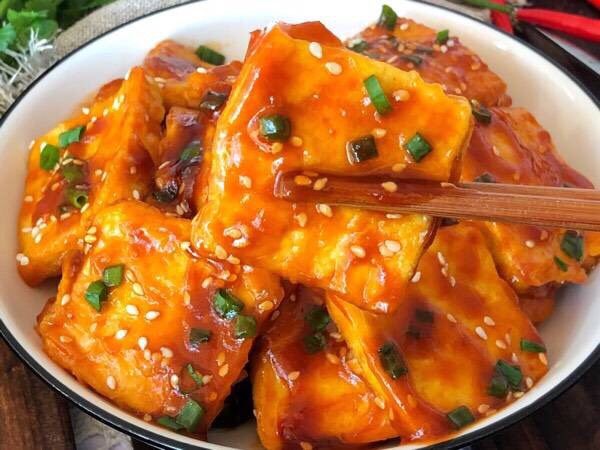 糖醋脆皮豆腐,豆腐这么做真的是超级好吃又下饭,绝对是最喜欢的家常菜之一了!