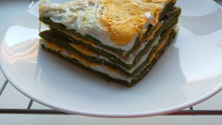 菠菜饼沾鸡蛋