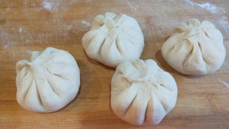 新文美食 玫瑰细沙花样面点,和包包子一样包好。