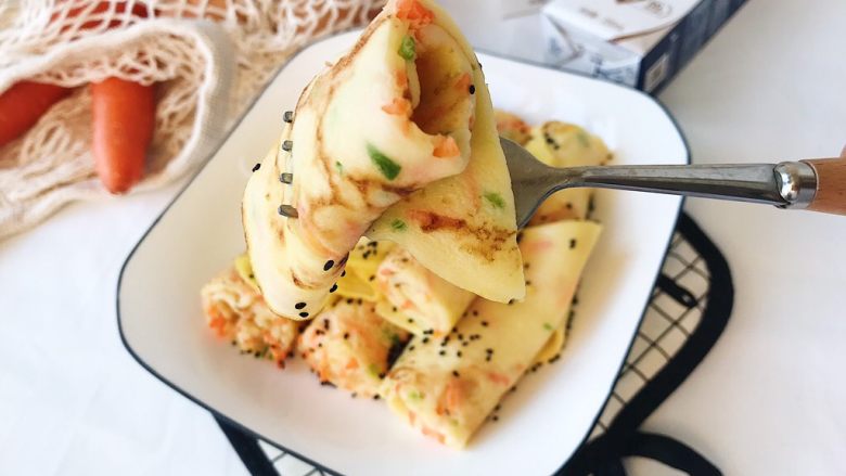 海陆双拼:虾皮胡萝卜鸡蛋饼,啊~软糯可口的鸡蛋饼不来一口吗