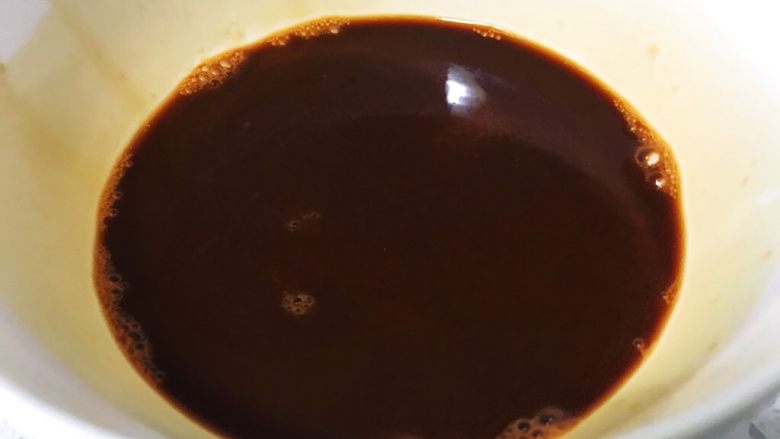 蚝油杏鲍菇,春节家宴必备,加入<a style='color:red;display:inline-block;' href='/shicai/ 156925'>水</a>搅一下,重点是盐的量要把握好,别的调味料中也有盐,所以得比平时少,以免太咸。