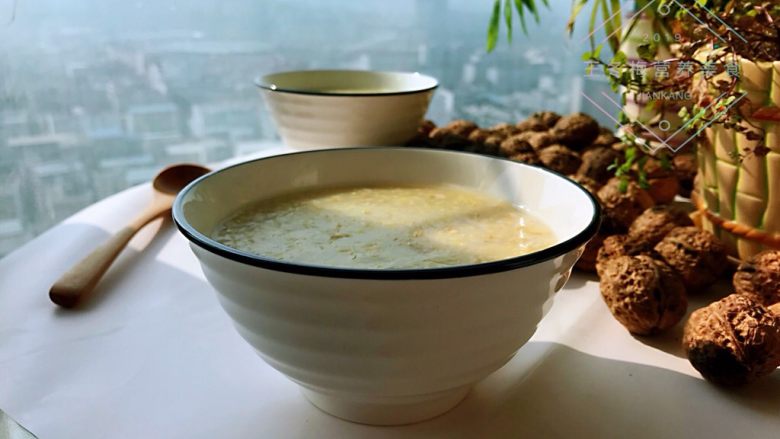 小米燕麦粥,成品。