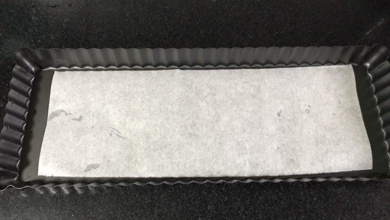 巧克力燕麦棒,我用的模具是34×12的,根据自己的模具大小,选择用量。