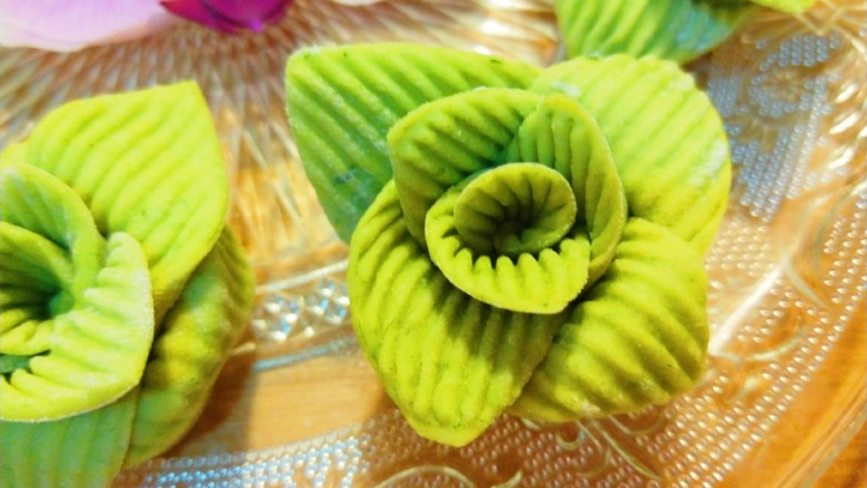 新文美食 菠菜玫瑰花卷,成品图