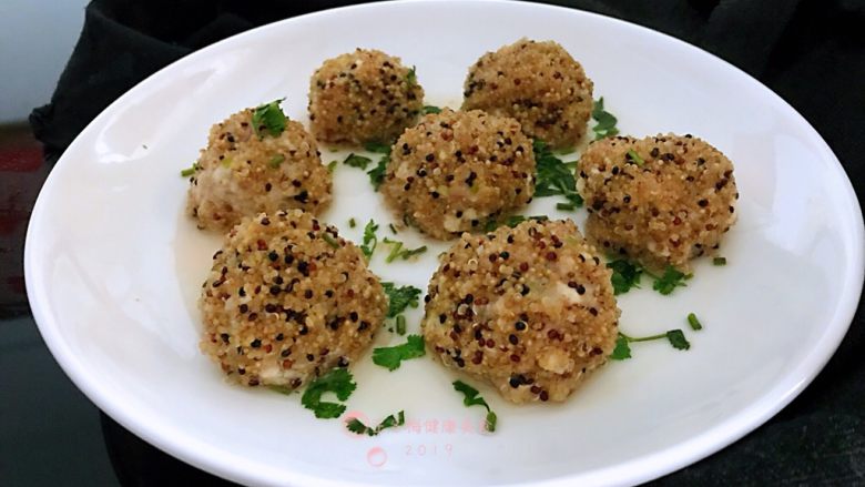 蒸藜麦豆腐肉丸,一个菜无论是从做法还是本身,营不营养,健不健康,我们大人知道,好不好吃,孩子知道。