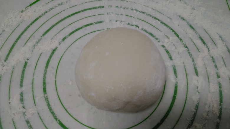 猪肉白菜饼,醒面40分钟。