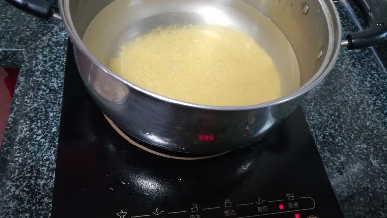 这碗粥山海结合,促进消化降血压,还可防癌呢,电磁炉800瓦,定时22分钟