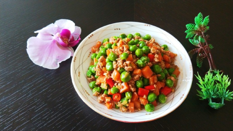 新文美食 肉末炒青豆,成品图