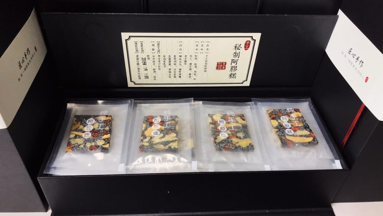 阿胶糕,图说品质,韵味浓重,沉稳大气,有人情之温度,承古之韵,不忘初心。