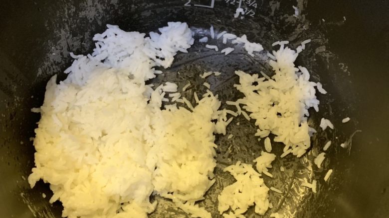 超浓郁日式饭团,煮好米,保温