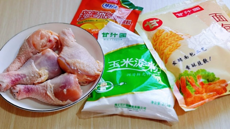 好吃不胖~无油低脂零失败的奥尔良面包糠烤鸡腿,准备食材。